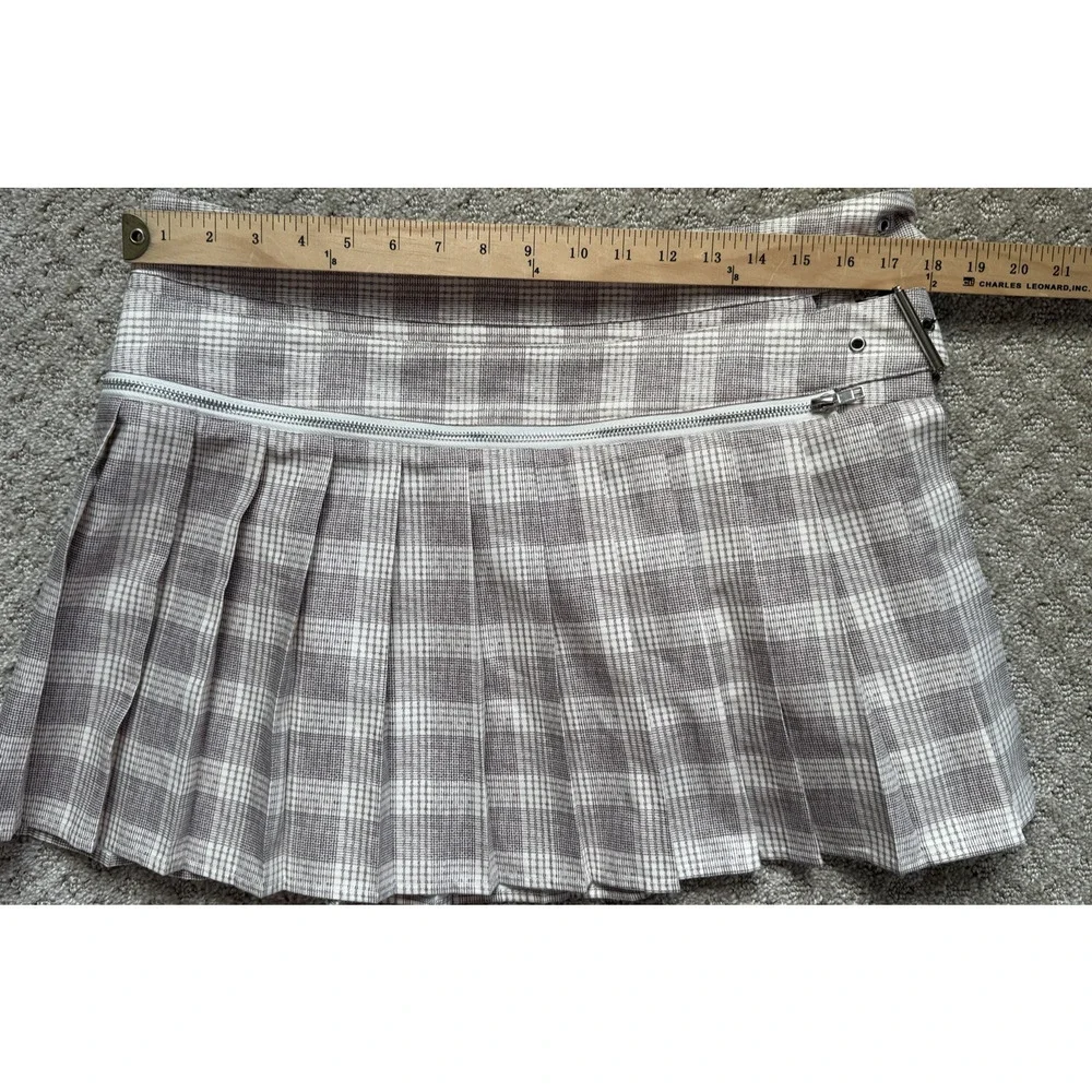 Lioness THE CRAFT MINI SKIRT Size XL Buckle Pleated Excellent Condition Brown